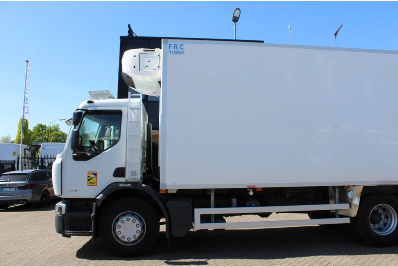 Renault Premium 310 * EURO5 * CARRIER SUPRA 850 * 6X2 * MANUAUL * - Camion frigorifique: photos 4 Renault Premium 310 * EURO5 * CARRIER SUPRA 850 * 6X2 * MANUAUL * - Camion frigorifique: photos 4