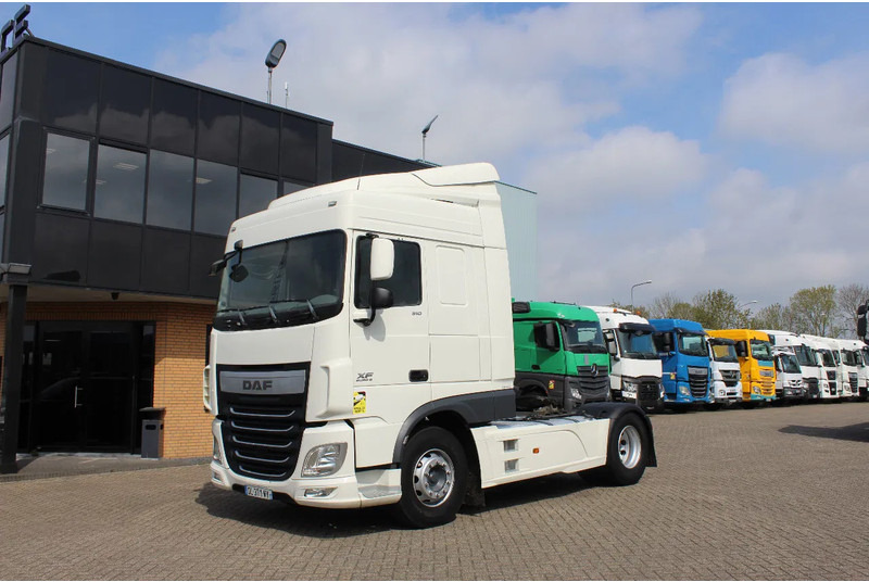 DAF XF 510 * RETARDER * 4X2 * - Tracteur routier: photos 1 DAF XF 510 * RETARDER * 4X2 * - Tracteur routier: photos 1