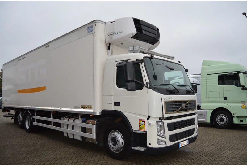 Volvo FM 370 * EURO5 * CARRIER SUPRA 950 SILENT * 6X2 * - Camion frigorifique: photos 5 Volvo FM 370 * EURO5 * CARRIER SUPRA 950 SILENT * 6X2 * - Camion frigorifique: photos 5
