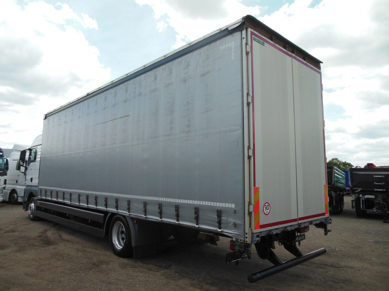MAN TGX 18.460, XLX, VOLL LUFT, PRITSCHE 9,2M, TOP!! - Camion à rideaux coulissants: photos 4 MAN TGX 18.460, XLX, VOLL LUFT, PRITSCHE 9,2M, TOP!! - Camion à rideaux coulissants: photos 4