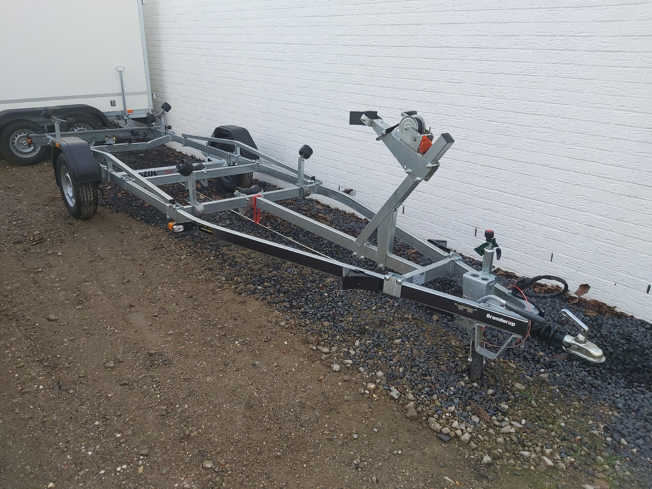 Brenderup Bootstrailer Premium 201300B SR mit Rollen Boote bis 600cm 1300kg Modell 2024 311967 - Remorque bateau: photos 2 Brenderup Bootstrailer Premium 201300B SR mit Rollen Boote bis 600cm 1300kg Modell 2024 311967 - Remorque bateau: photos 2