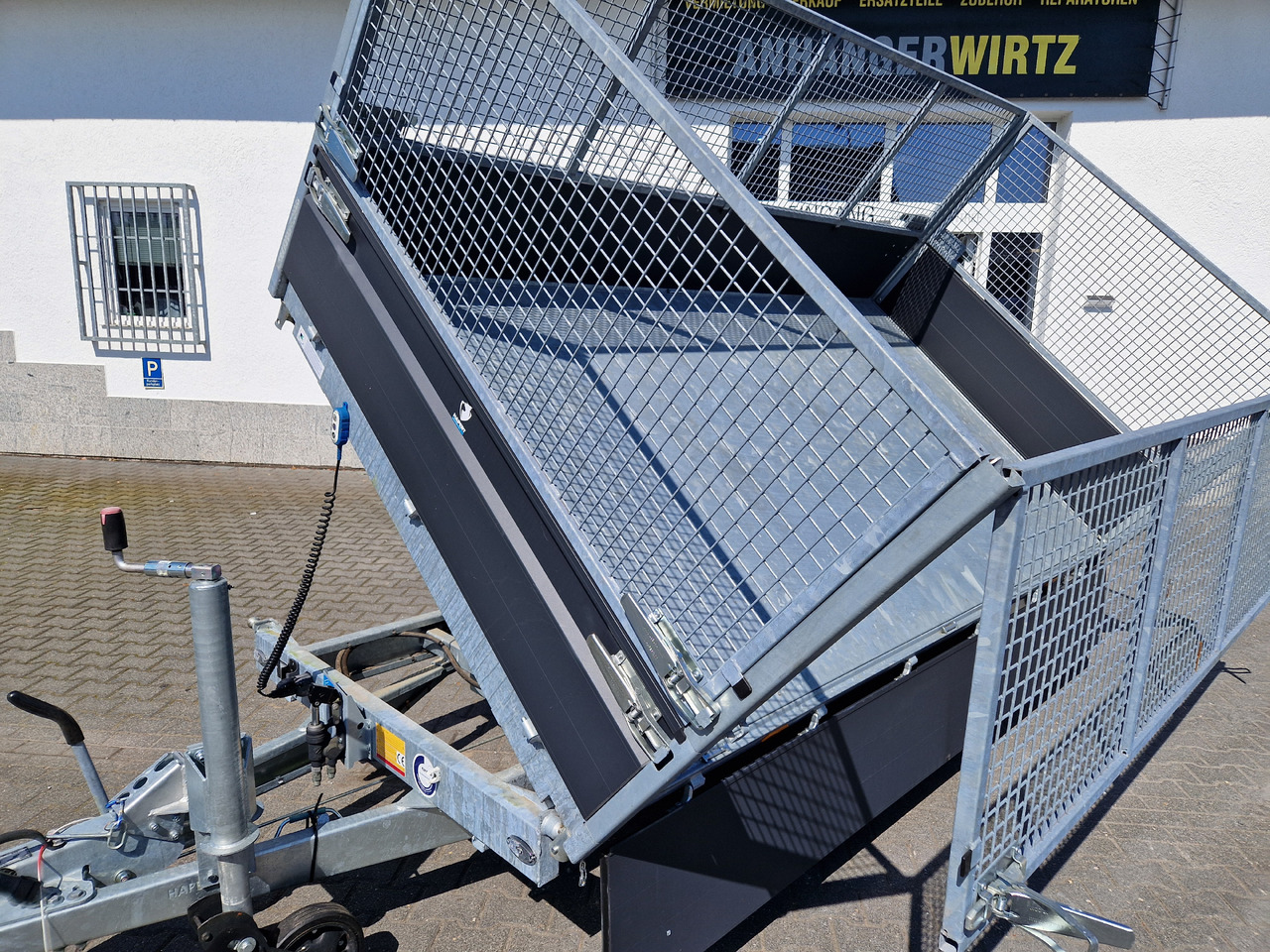 COBALT+ 335x180x40cm black +40cm hohe Aluwände Rampen Stützen Laubgitter 70cm Parabel 3500kg - Remorque benne: photos 2 COBALT+ 335x180x40cm black +40cm hohe Aluwände Rampen Stützen Laubgitter 70cm Parabel 3500kg - Remorque benne: photos 2