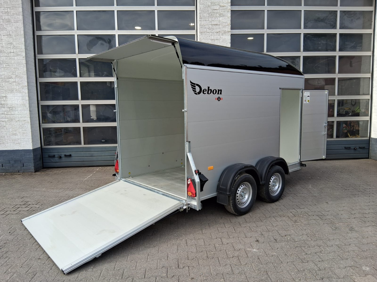 Cargo Roadster 500 312x167x199cm Alu Poly black Seitentür 100km/H Pullman 2000kg Sommer Aktion 2025 - Remorque fourgon: photos 5 Cargo Roadster 500 312x167x199cm Alu Poly black Seitentür 100km/H Pullman 2000kg Sommer Aktion 2025 - Remorque fourgon: photos 5