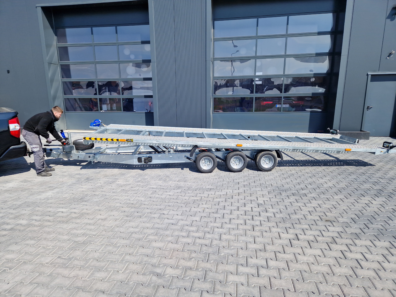 Cartrailer Expert 3560 easyload 600x216cm hydr. kippbar Winde Resrad Tridem 100km/H 3500kg - Remorque porte-voitures: photos 1 Cartrailer Expert 3560 easyload 600x216cm hydr. kippbar Winde Resrad Tridem 100km/H 3500kg - Remorque porte-voitures: photos 1