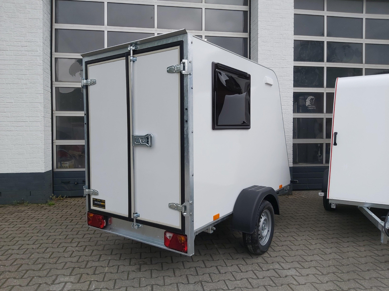 Kargo Camp TFS S Mini 250x125x150cm aero Reling 2 Fenster Dachluke (S) 750kg Abverkauf - Caravane: photos 4 Kargo Camp TFS S Mini 250x125x150cm aero Reling 2 Fenster Dachluke (S) 750kg Abverkauf - Caravane: photos 4