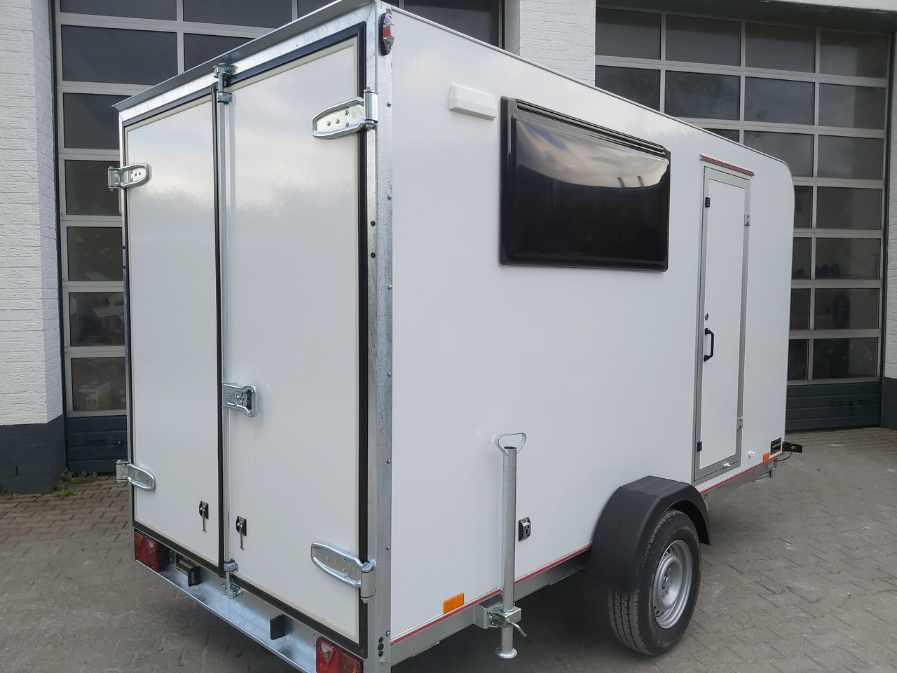 Koffer Sport Camp TFS 360.00 360x180x190cm aero Seitentür Fenster (L) 100km/H 1300kg - Remorque fourgon: photos 3 Koffer Sport Camp TFS 360.00 360x180x190cm aero Seitentür Fenster (L) 100km/H 1300kg - Remorque fourgon: photos 3