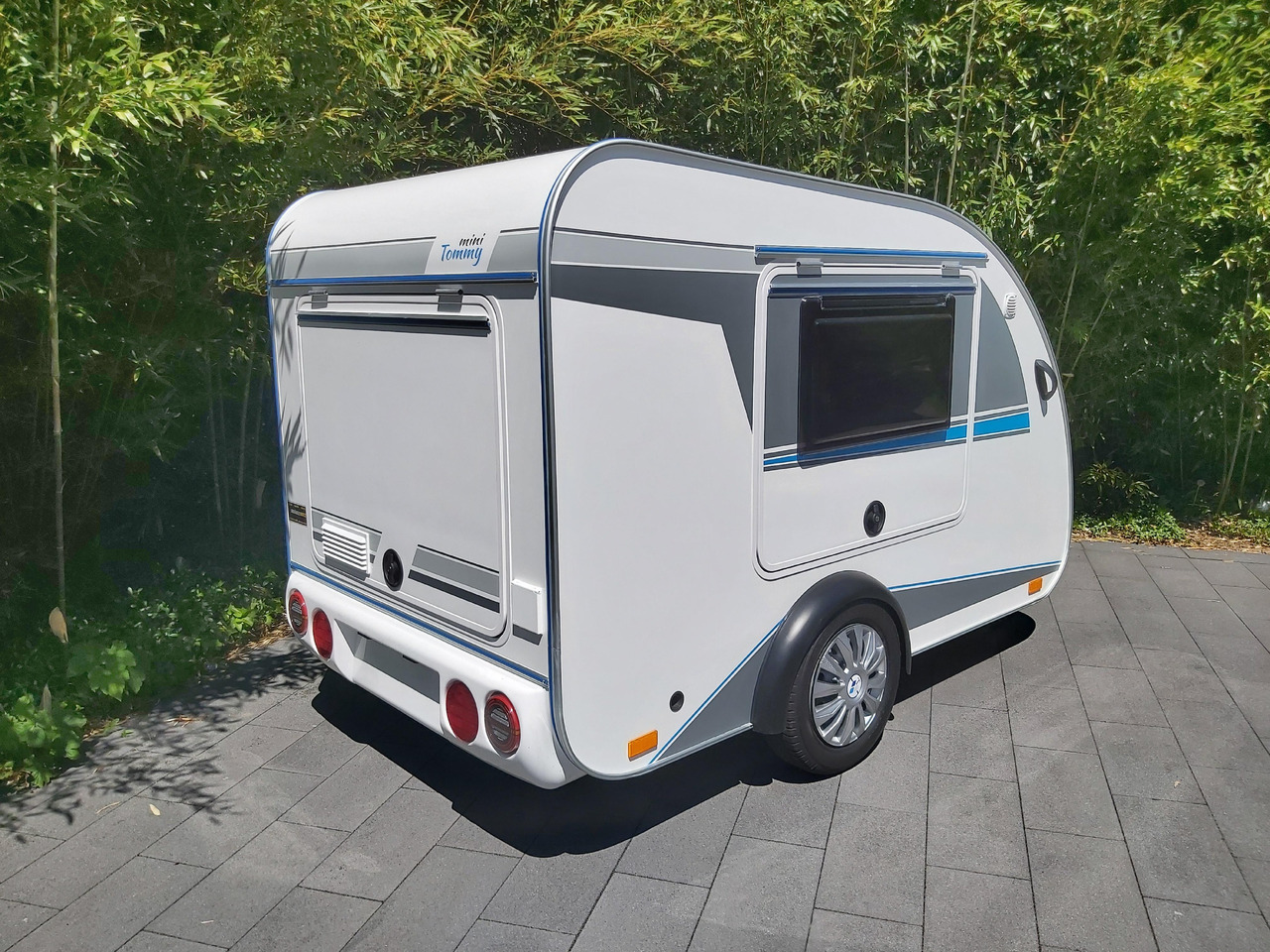Mini Camper Mini Tommy TMC25 Basic V1 252x140x121cm Küche 100km/H 750kg ohne Bremse Winter Aktion - Caravane: photos 3 Mini Camper Mini Tommy TMC25 Basic V1 252x140x121cm Küche 100km/H 750kg ohne Bremse Winter Aktion - Caravane: photos 3