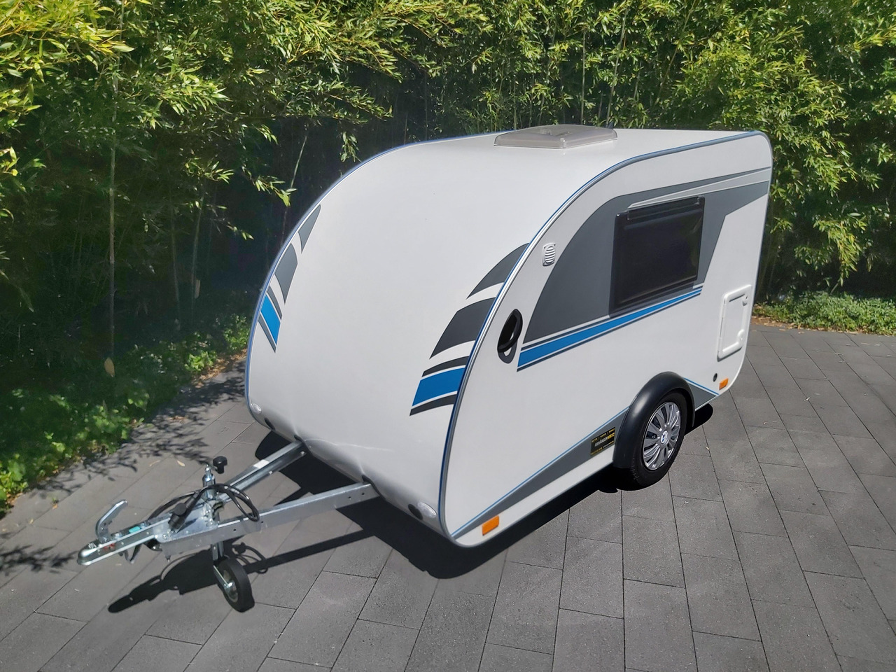 Mini Camper Mini Tommy TMC25 Basic V1 252x140x121cm Küche 100km/H 750kg ohne Bremse Winter Aktion - Caravane: photos 4 Mini Camper Mini Tommy TMC25 Basic V1 252x140x121cm Küche 100km/H 750kg ohne Bremse Winter Aktion - Caravane: photos 4