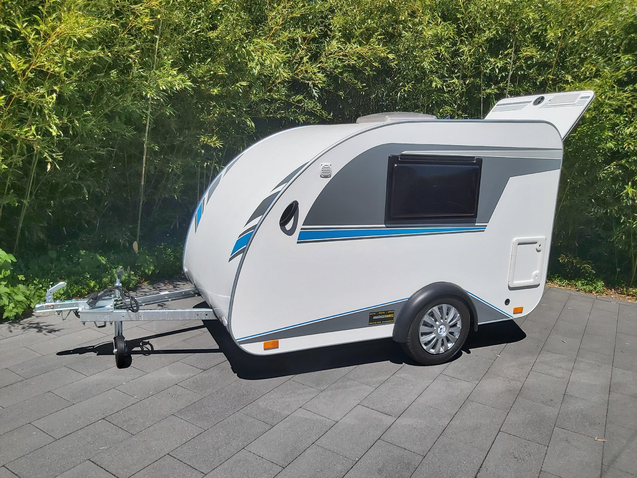 Mini Camper Mini Tommy TMC25 Basic V1 252x140x121cm Küche 100km/H 750kg ohne Bremse Winter Aktion - Caravane: photos 2 Mini Camper Mini Tommy TMC25 Basic V1 252x140x121cm Küche 100km/H 750kg ohne Bremse Winter Aktion - Caravane: photos 2
