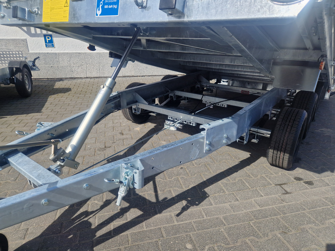 Remorque benne Variant Maschinentransporter 3543 UX Maxi Load LED Tridem Parabelfederung 3500kg: photos 13 Remorque benne Variant Maschinentransporter 3543 UX Maxi Load LED Tridem Parabelfederung 3500kg: photos 13
