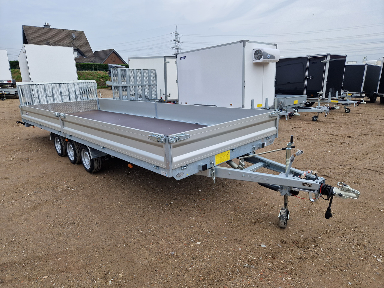 Variant Maschinentransporter 3563 UX Maxi Load 620x210x30cm LED Tridem Parabelfeder 3500kg Modell 24 - Remorque porte engin: photos 5 Variant Maschinentransporter 3563 UX Maxi Load 620x210x30cm LED Tridem Parabelfeder 3500kg Modell 24 - Remorque porte engin: photos 5