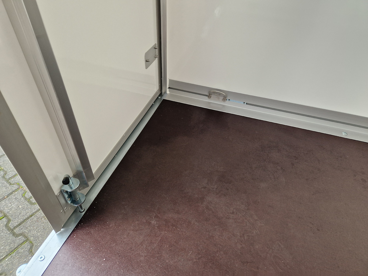 WM Meyer Koffer AZ 2035/151 S35 351x151x185cm (L) 2000kg - Remorque fourgon: photos 5 WM Meyer Koffer AZ 2035/151 S35 351x151x185cm (L) 2000kg - Remorque fourgon: photos 5