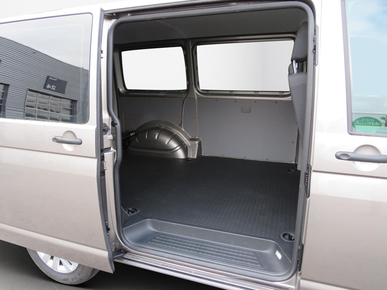 VOLKSWAGEN T6.1 Transporter Trendline 2.0 TDI Kasten Euro6 ZV - Fourgonnette: photos 3 VOLKSWAGEN T6.1 Transporter Trendline 2.0 TDI Kasten Euro6 ZV - Fourgonnette: photos 3