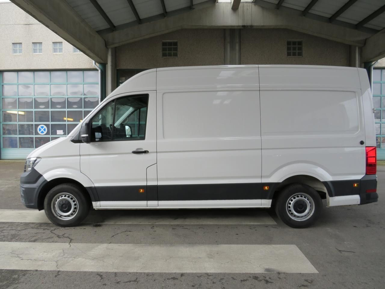 Volkswagen Crafter 35 L3H3 Kasten Euro6 Klima ZV - Fourgon utilitaire: photos 3 Volkswagen Crafter 35 L3H3 Kasten Euro6 Klima ZV - Fourgon utilitaire: photos 3
