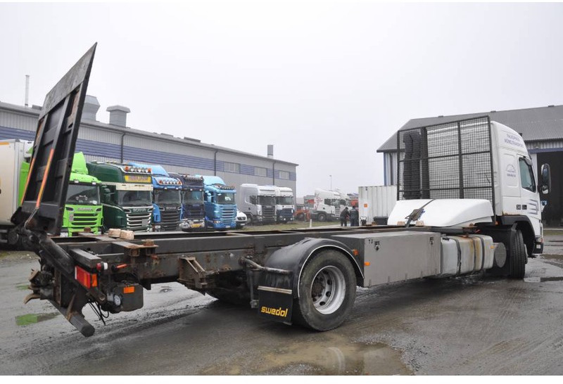 Volvo FM12 380 4X2 - Camion porte-conteneur/ Caisse mobile: photos 4 Volvo FM12 380 4X2 - Camion porte-conteneur/ Caisse mobile: photos 4