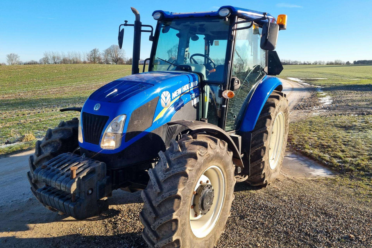 New Holland TD 5.95 - Tracteur agricole: photos 2 New Holland TD 5.95 - Tracteur agricole: photos 2