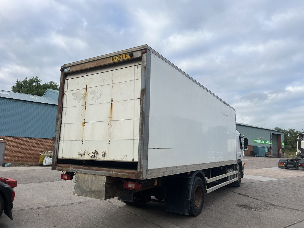 Volvo FM9 300 4x2 Box Van - Fourgon grand volume: photos 3 Volvo FM9 300 4x2 Box Van - Fourgon grand volume: photos 3