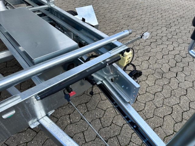 Humbaur 3-Seitenkipper HTK 2700.27 E-Pumpe Alu, 2670 x 1500 x 350 mm, 2,7 to. - Remorque benne: photos 3 Humbaur 3-Seitenkipper HTK 2700.27 E-Pumpe Alu, 2670 x 1500 x 350 mm, 2,7 to. - Remorque benne: photos 3