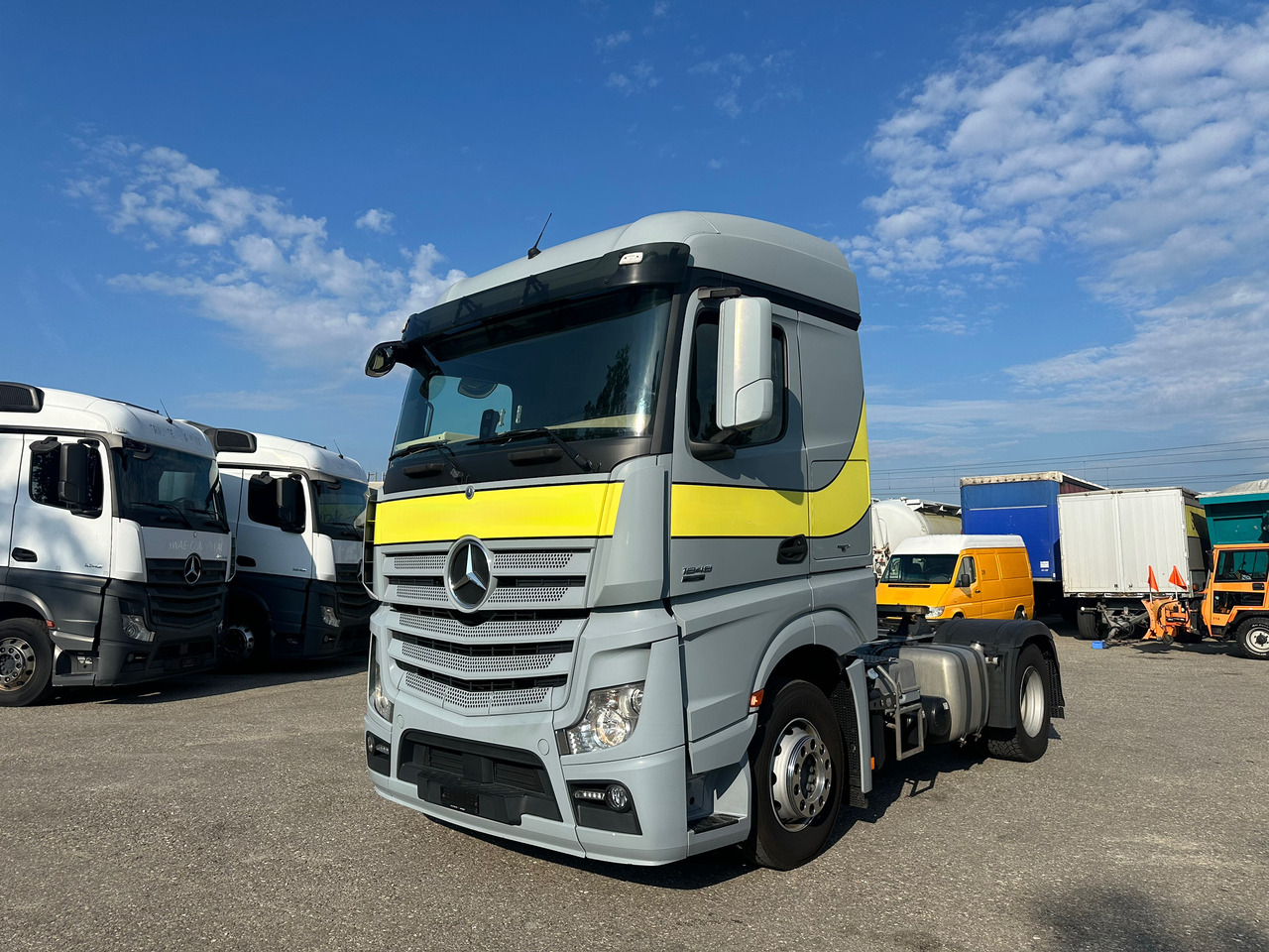 Mercedes Actros 18.48 18.41 18.40 18.44 18.46 18.45 18.42 18.48 - Tracteur routier: photos 1 Mercedes Actros 18.48 18.41 18.40 18.44 18.46 18.45 18.42 18.48 - Tracteur routier: photos 1