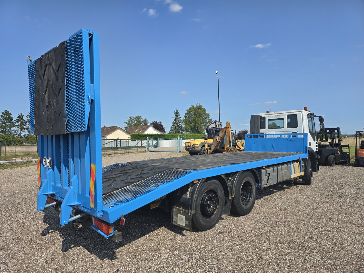 IVECO 260S33 - Camion porte-voitures: photos 3 IVECO 260S33 - Camion porte-voitures: photos 3