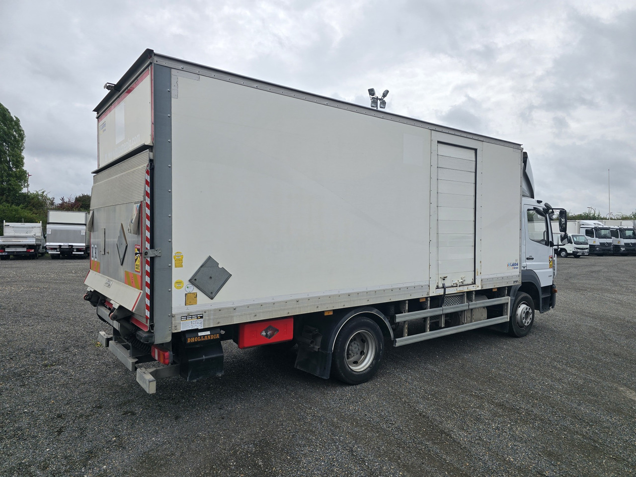 MERCEDES-BENZ Atego 1218 - Bo - LIFT - SIDE DOOR - ADR - Camion fourgon: photos 3 MERCEDES-BENZ Atego 1218 - Bo - LIFT - SIDE DOOR - ADR - Camion fourgon: photos 3