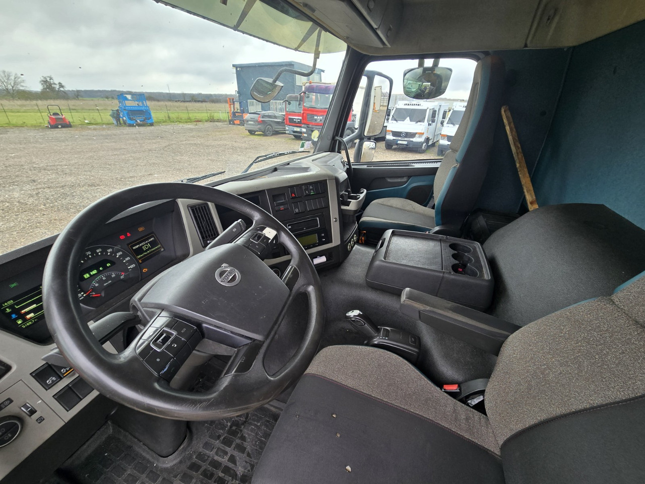 Crédit-bail de VOLVO FM 370 - ThermoKing - meat Rail VOLVO FM 370 - ThermoKing - meat Rail: photos 12 Crédit-bail de VOLVO FM 370 - ThermoKing - meat Rail VOLVO FM 370 - ThermoKing - meat Rail: photos 12