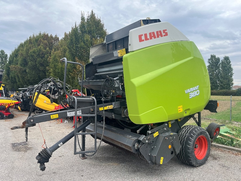 Claas Variant 380 - Presse à balles rondes: photos 4 Claas Variant 380 - Presse à balles rondes: photos 4
