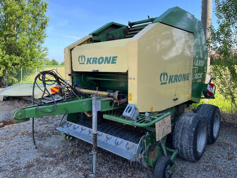 Krone Vario Pack 1800 - Presse à balles rondes: photos 2 Krone Vario Pack 1800 - Presse à balles rondes: photos 2