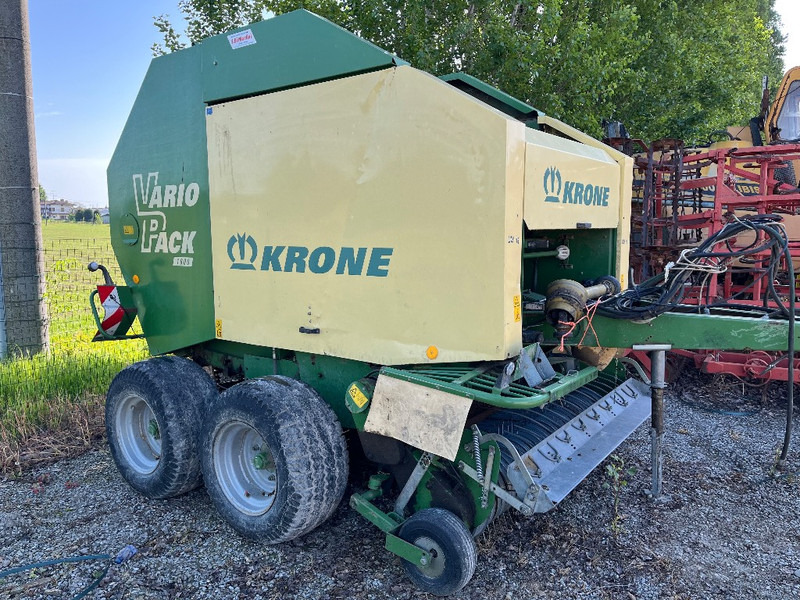 Krone Vario Pack 1800 - Presse à balles rondes: photos 1 Krone Vario Pack 1800 - Presse à balles rondes: photos 1