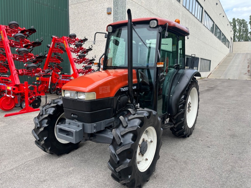 New Holland TN 55 D - Tracteur agricole: photos 1 New Holland TN 55 D - Tracteur agricole: photos 1
