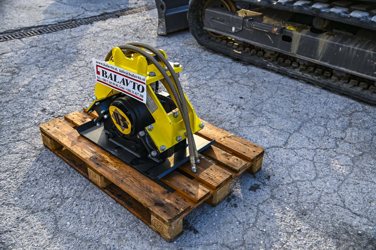 Plate compactor Vibro BAT02 - Accessoire pour Pelle: photos 4 Plate compactor Vibro BAT02 - Accessoire pour Pelle: photos 4