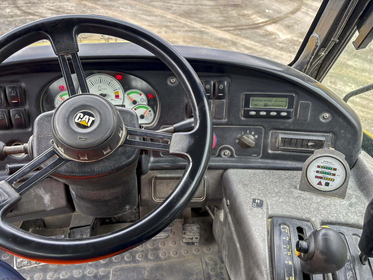 Tombereau articulé CATERPILLAR 740: photos 9