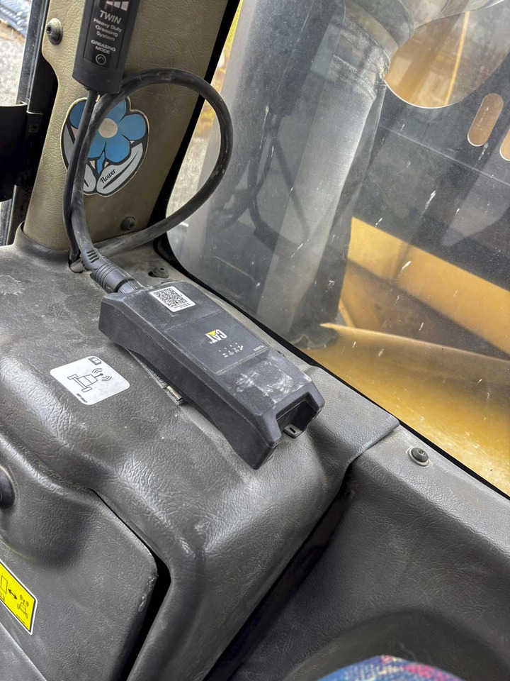 Tombereau articulé CATERPILLAR 740: photos 11