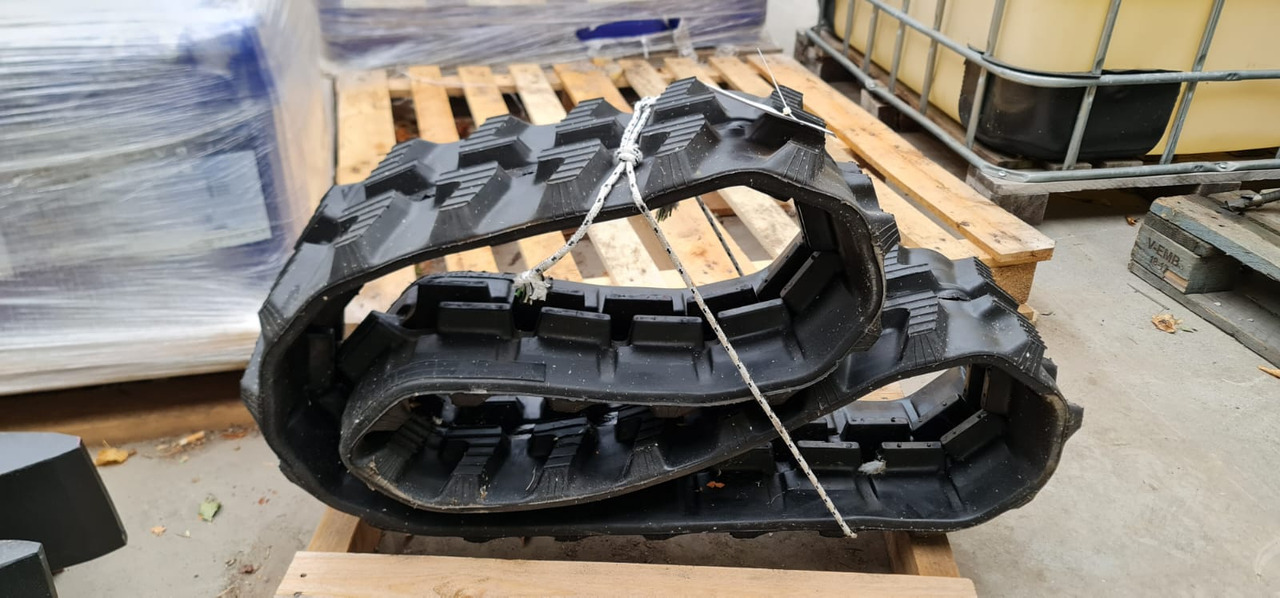 ITR 230x96x32 - Chenille pour Engins de chantier: photos 1 ITR 230x96x32 - Chenille pour Engins de chantier: photos 1