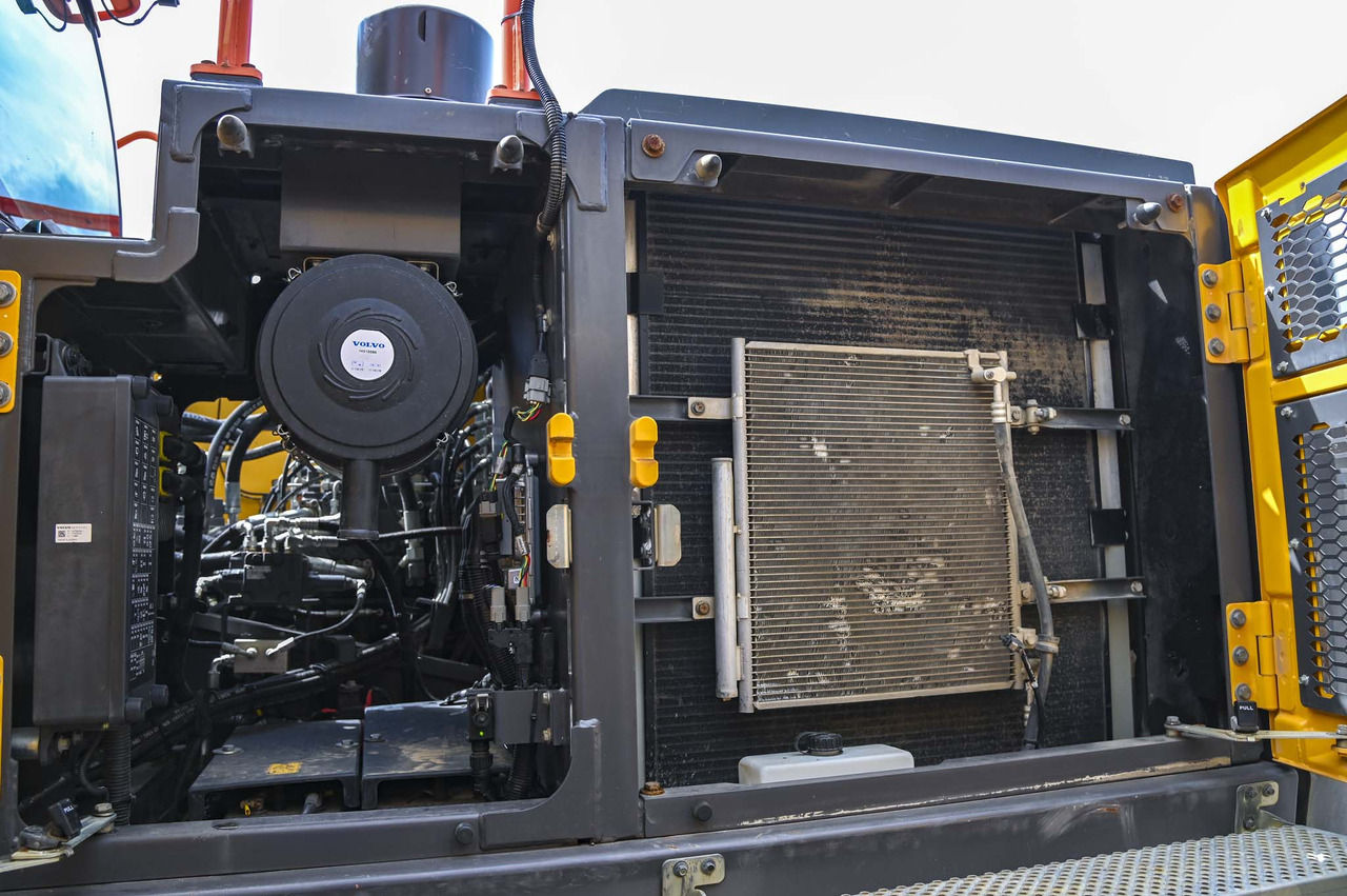 Pelle sur chenille VOLVO EC220EL: photos 38