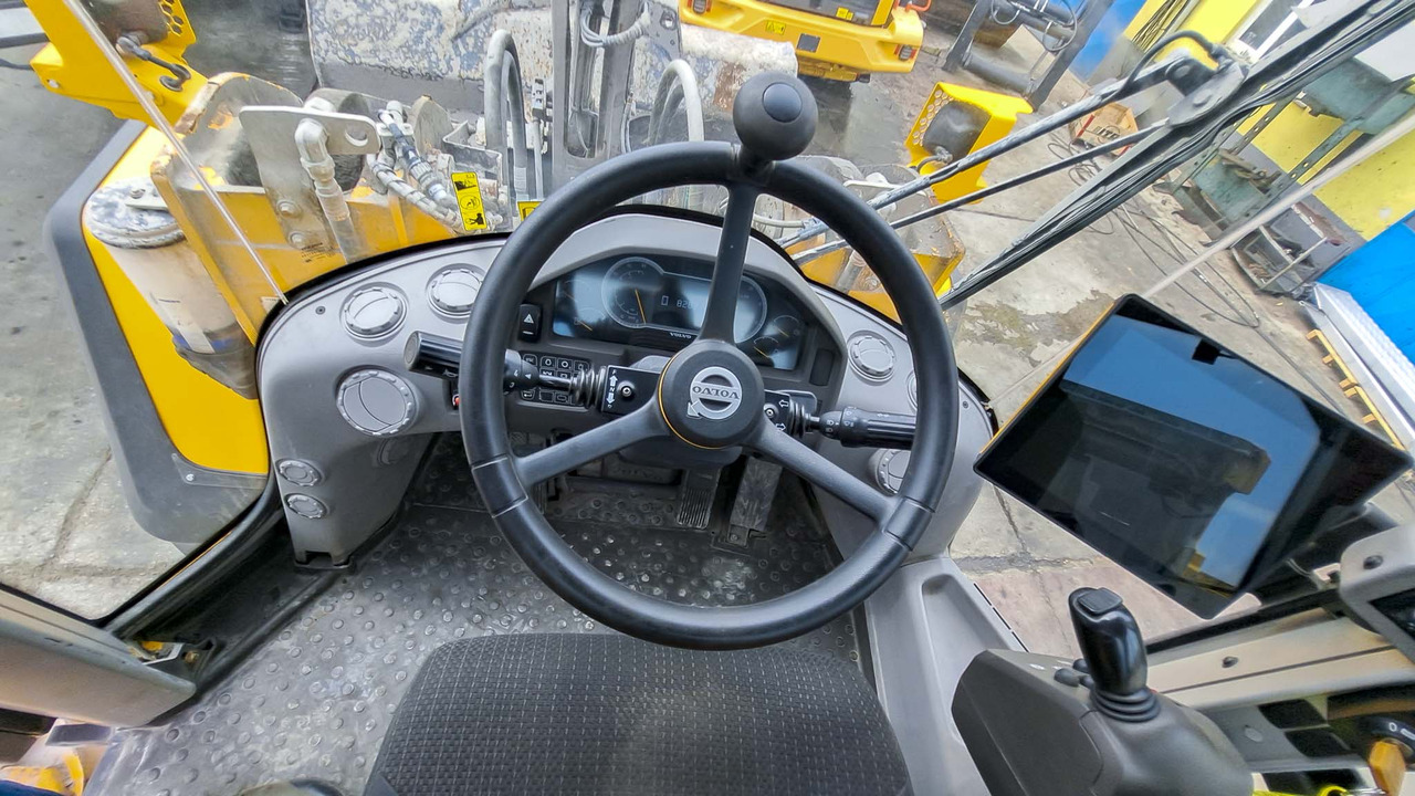 Chargeuse sur pneus VOLVO L150H: photos 43 Chargeuse sur pneus VOLVO L150H: photos 43