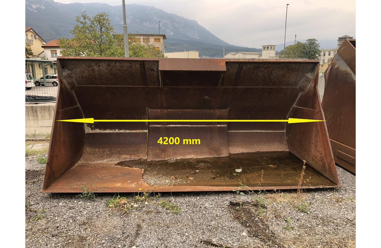 Verachtert loader bucket 4200 mm Volvo - Godet pour chargeur: photos 1 Verachtert loader bucket 4200 mm Volvo - Godet pour chargeur: photos 1