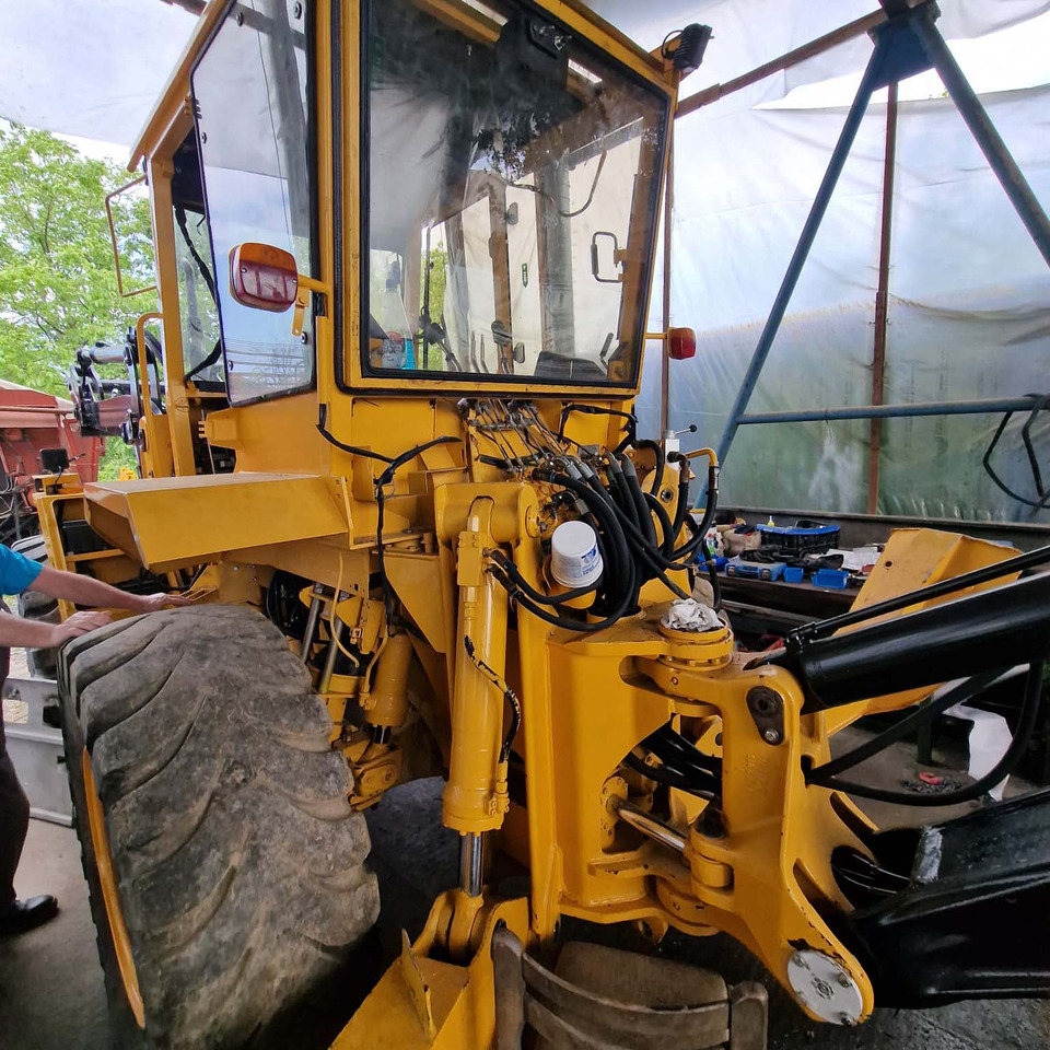 Tractopelle Volvo BM6300: photos 10 Tractopelle Volvo BM6300: photos 10