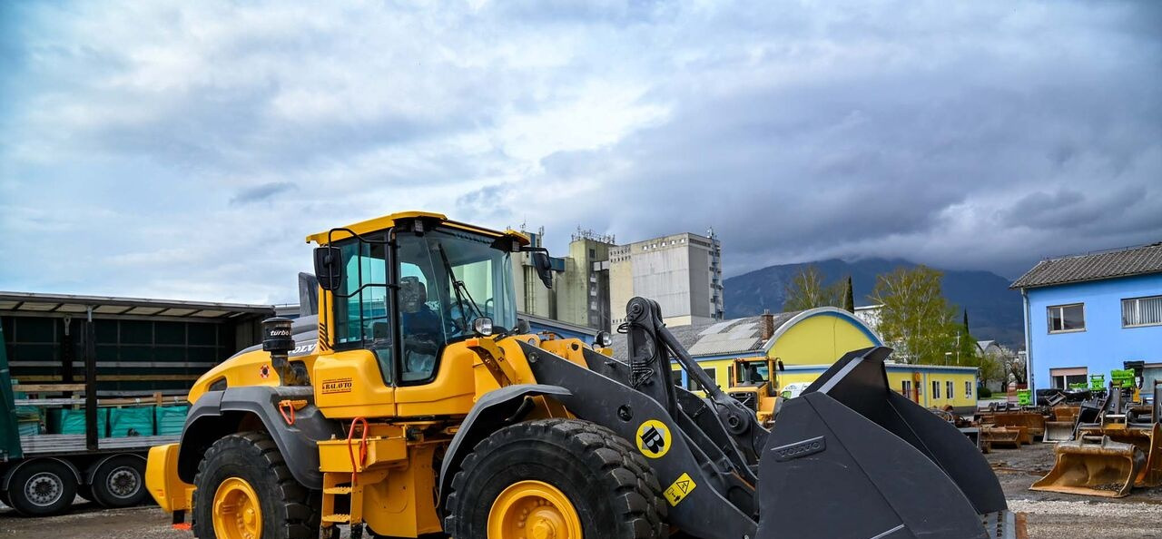 Volvo L120H - Chargeuse sur pneus: photos 5 Volvo L120H - Chargeuse sur pneus: photos 5