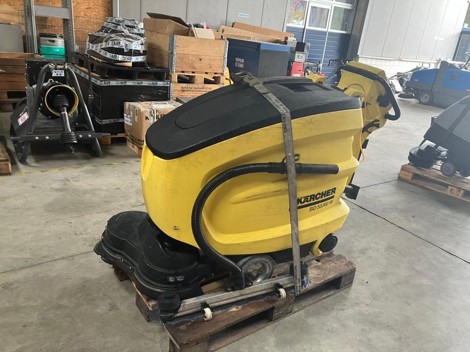 Kärcher BD 55/60W Putzmaschine Akku defekt, Teileträger - Autolaveuse: photos 4 Kärcher BD 55/60W Putzmaschine Akku defekt, Teileträger - Autolaveuse: photos 4