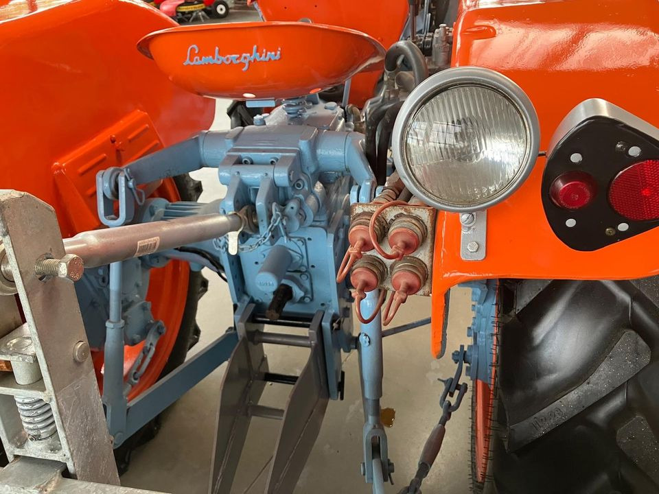 Crédit-bail de Lamborghini 2 R Typ FL3 Sammlerstück Oldtimer Lamborghini 2 R Typ FL3 Sammlerstück Oldtimer: photos 12 Crédit-bail de Lamborghini 2 R Typ FL3 Sammlerstück Oldtimer Lamborghini 2 R Typ FL3 Sammlerstück Oldtimer: photos 12