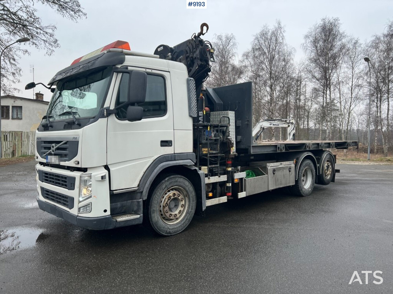 Crane truck VOLVO FM 6*2 with Flatbed and Gravel flatbed (See Video) - Camion grue: photos 1 Crane truck VOLVO FM 6*2 with Flatbed and Gravel flatbed (See Video) - Camion grue: photos 1