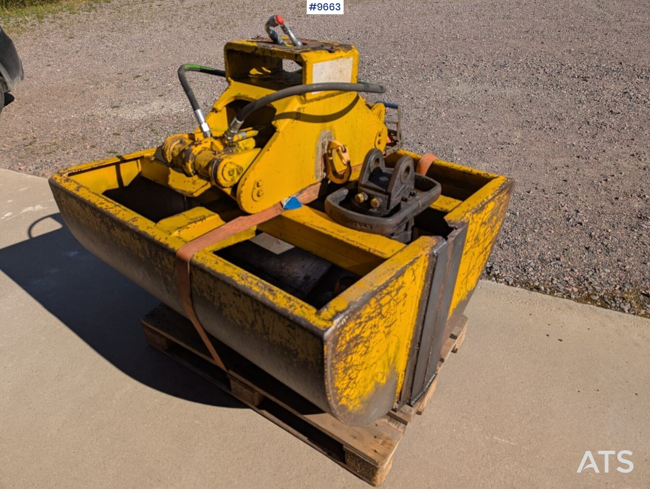 Benne preneuse Grab bucket with rotator, 600L: photos 1