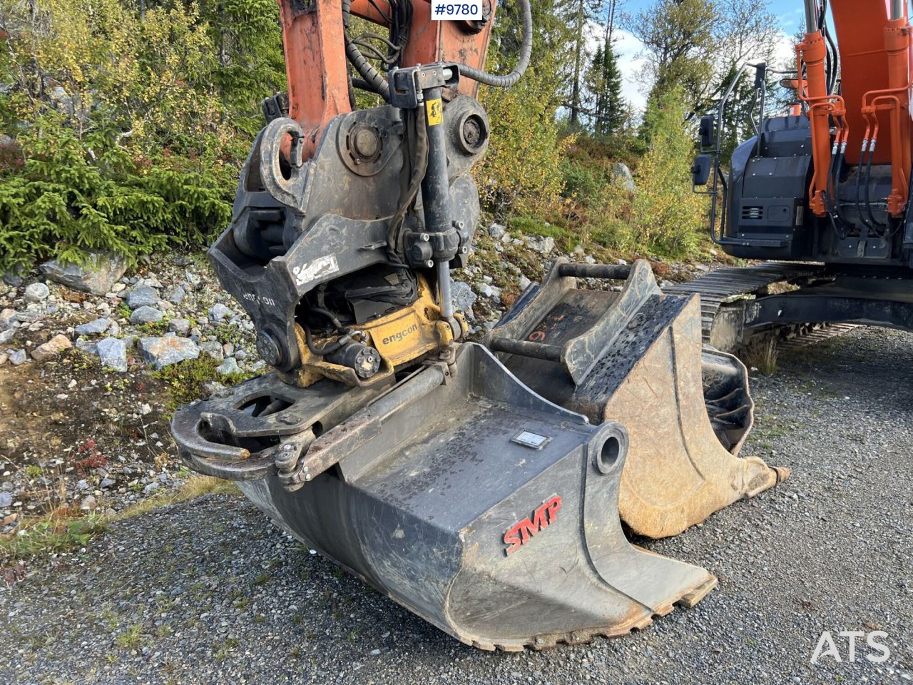 Hitachi ZX 225 US LC-L with excavation system and attachments - Pelle sur chenille: photos 5 Hitachi ZX 225 US LC-L with excavation system and attachments - Pelle sur chenille: photos 5