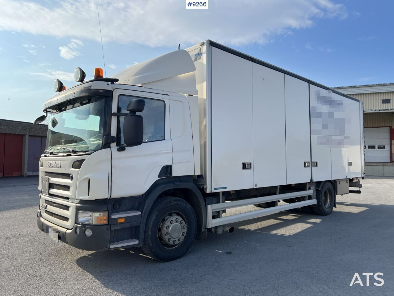 Scania P280 Van with tailgate lift - Camion fourgon: photos 1 Scania P280 Van with tailgate lift - Camion fourgon: photos 1