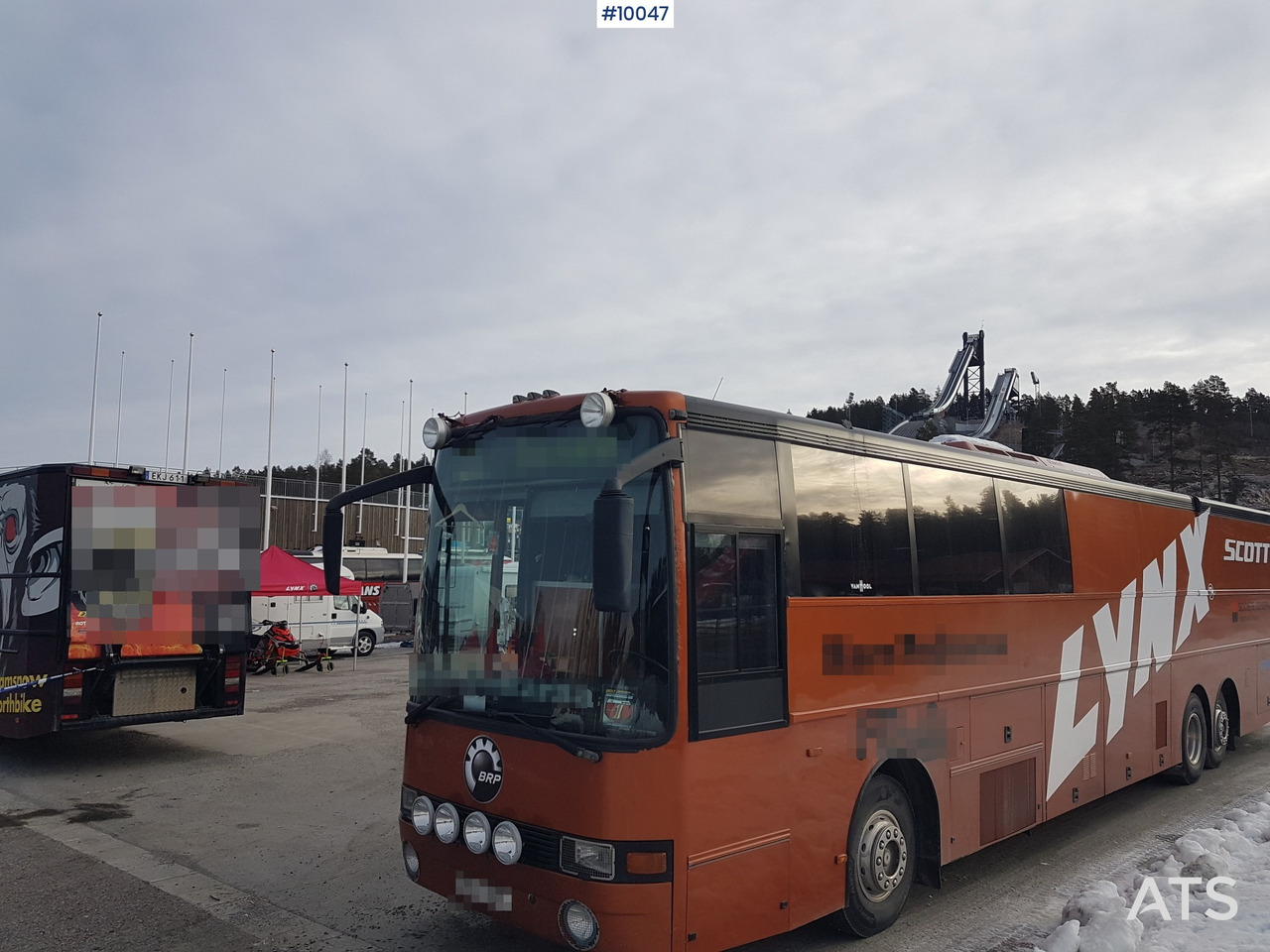 VOLVO B10M-70B Motorhome / Snowmobile bus with rear lift - Fourgon aménagé: photos 3 VOLVO B10M-70B Motorhome / Snowmobile bus with rear lift - Fourgon aménagé: photos 3