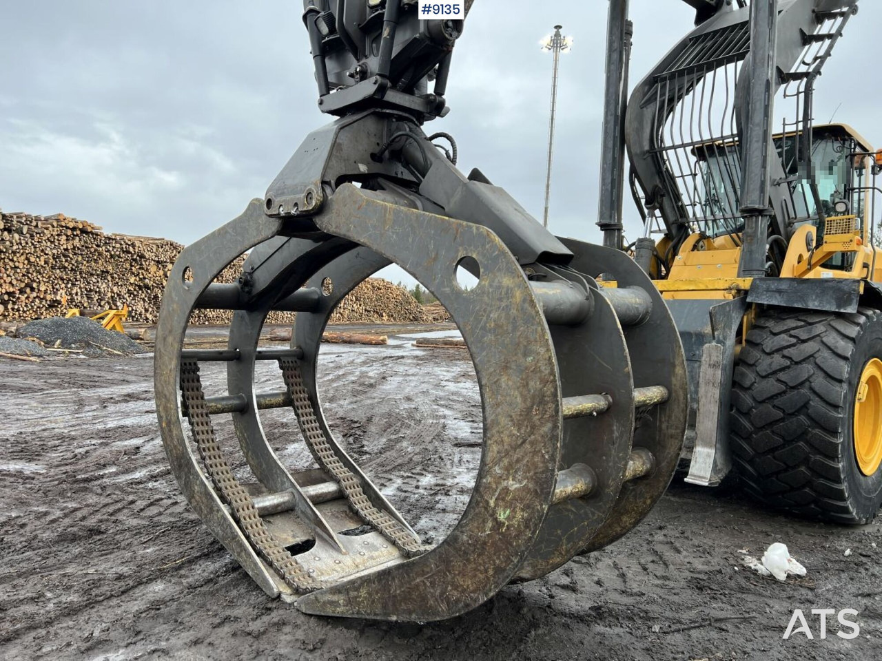 Volvo L 180 G High lifter / Log handler (VIDEO) - Chargeuse sur pneus: photos 5 Volvo L 180 G High lifter / Log handler (VIDEO) - Chargeuse sur pneus: photos 5