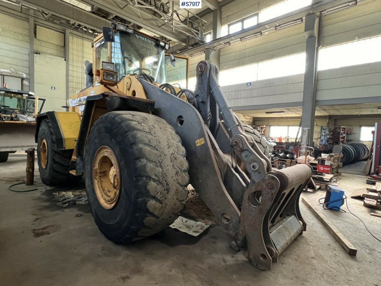 Wheel loader, Volvo L220 D - Chargeuse sur pneus: photos 1 Wheel loader, Volvo L220 D - Chargeuse sur pneus: photos 1
