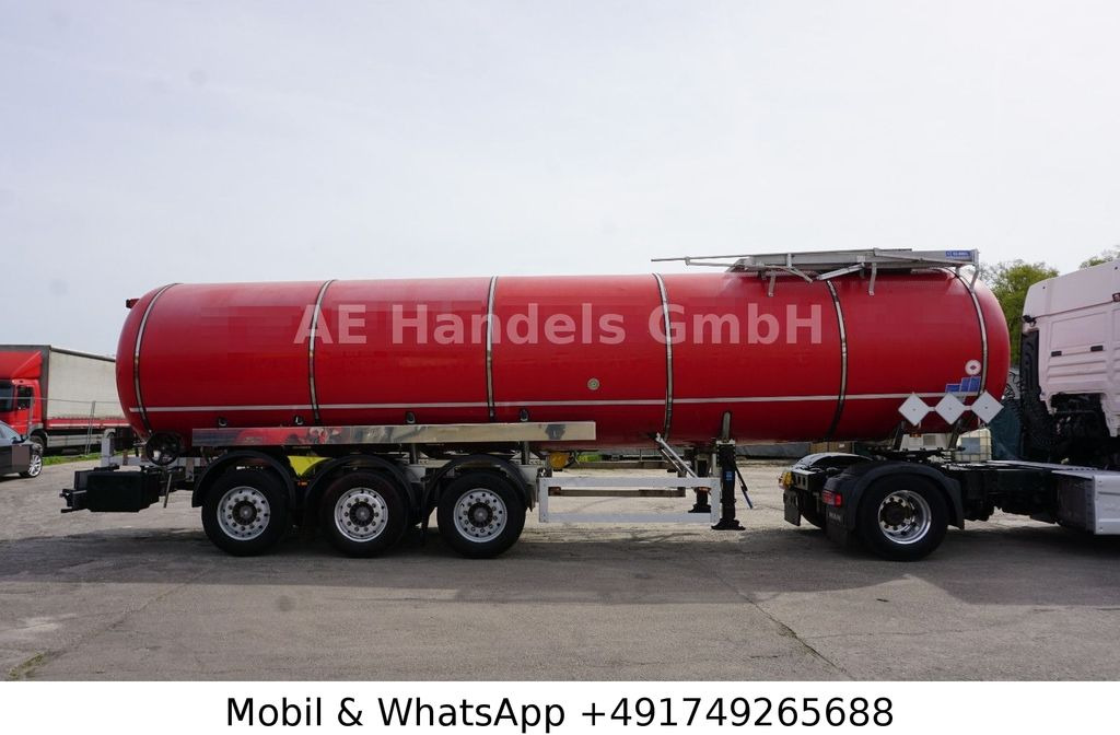 Feldbinder TSA 32.3 Aluminium Bitumen*ADR/32.000Ltr./3-Axle - Semi-remorque citerne: photos 2 Feldbinder TSA 32.3 Aluminium Bitumen*ADR/32.000Ltr./3-Axle - Semi-remorque citerne: photos 2