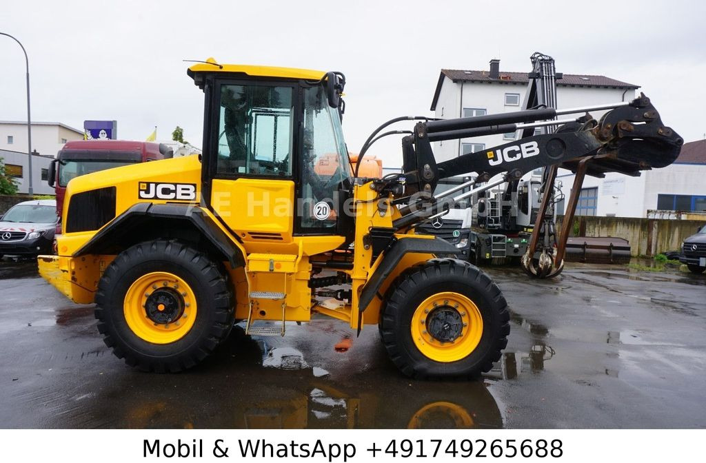 JCB 417 HT T4F *Schaufel/Gabel/Schnellwechsler/Klima - Chargeuse sur pneus: photos 4 JCB 417 HT T4F *Schaufel/Gabel/Schnellwechsler/Klima - Chargeuse sur pneus: photos 4